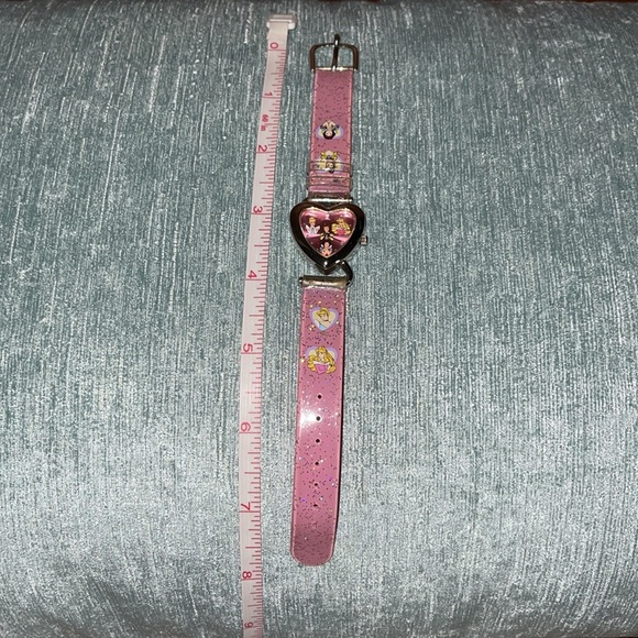 Little girls Disney Princess watch in perfect working condition - Picture 11 of 13